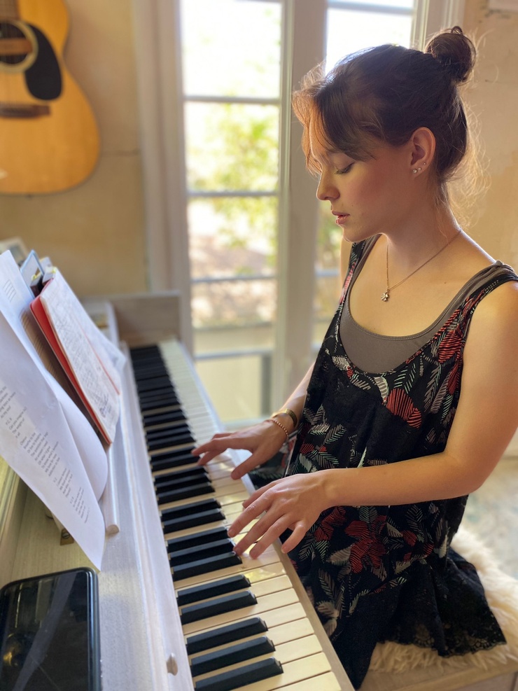 Izabela Vidovic Izabela Vidovic