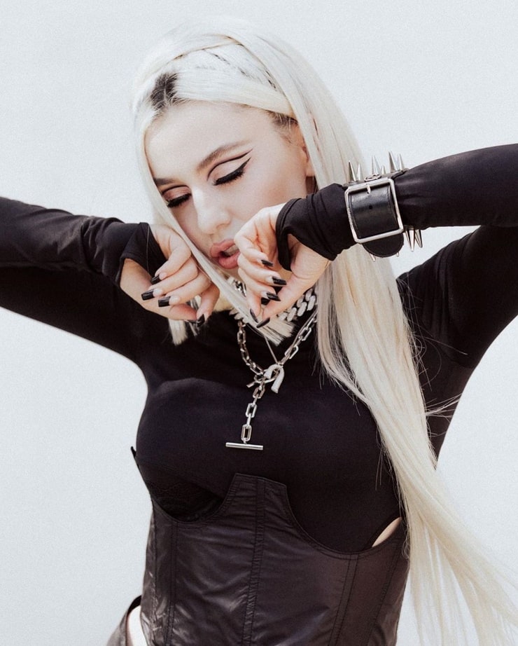 Ava Max picture