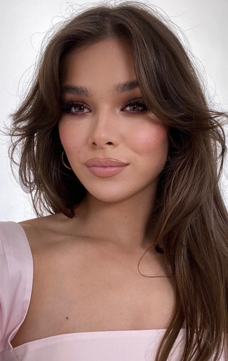 Hailee Steinfeld Hailee Steinfeld