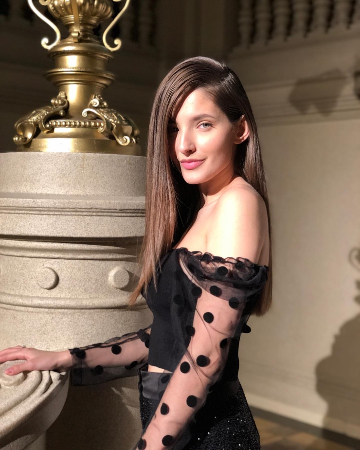 Sára Sandeva