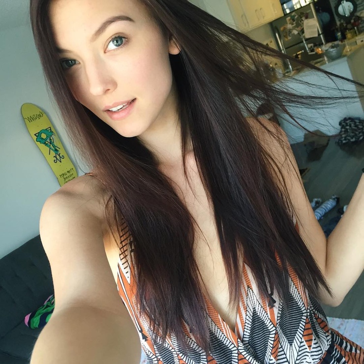Savvy Taylor Savvy Taylor