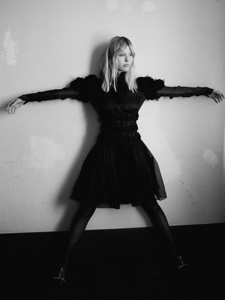Mia Goth
