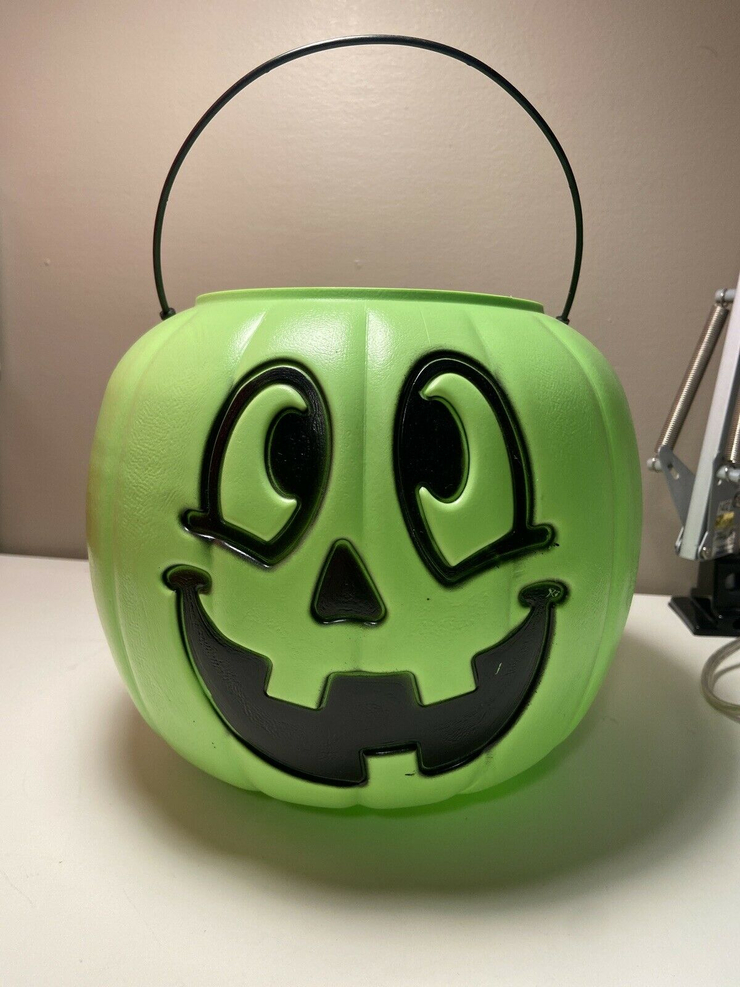 Halloween General Foam Plastic Green Goofy Face Pumpkin Candy Pail Bucket