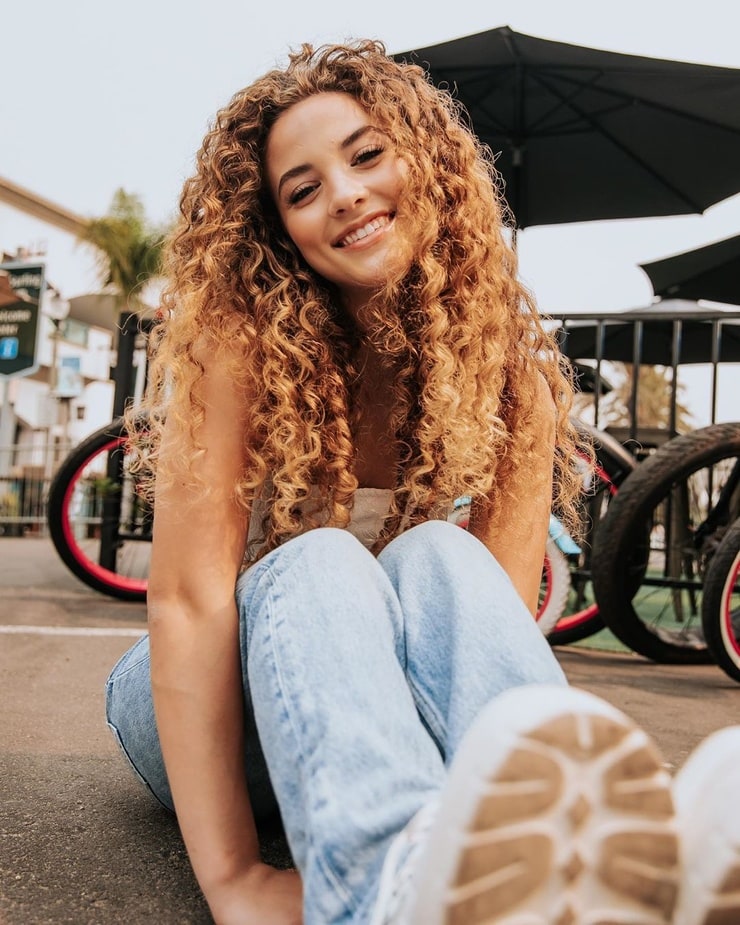 Sofie Dossi