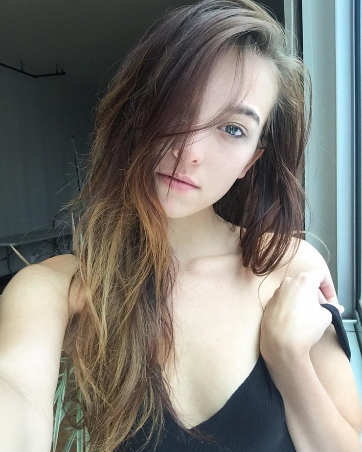 Savvy Taylor Savvy Taylor