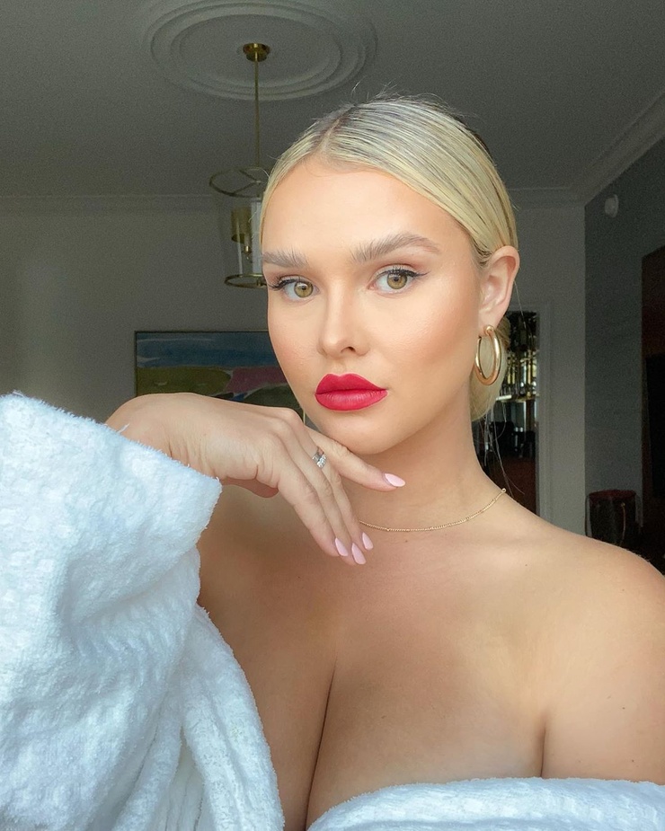Kinsey Wolanski Kinsey Wolanski