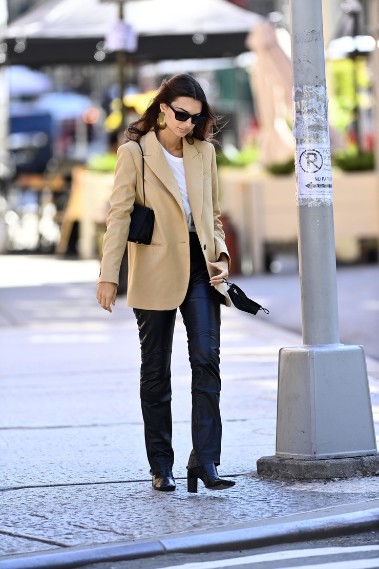 Emily Ratajkowski