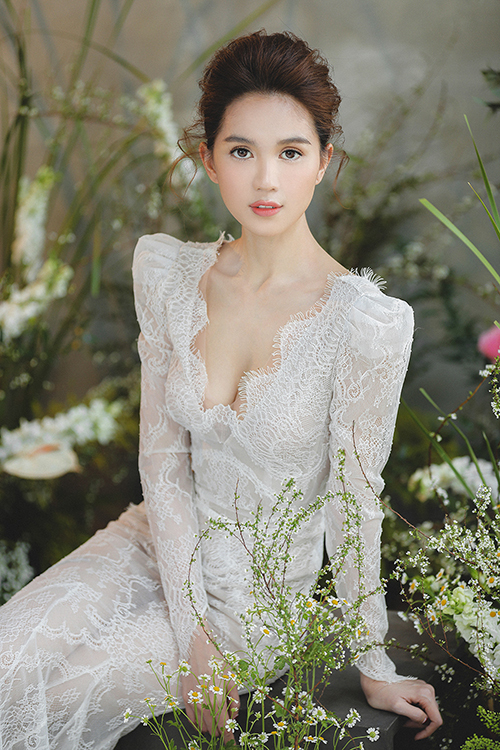 Ngoc Trinh Ngoc Trinh