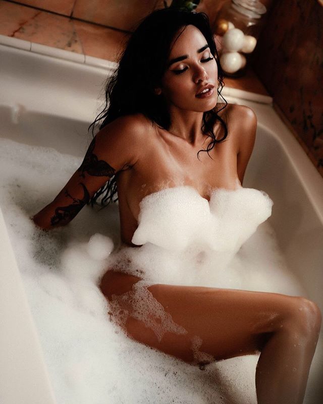 Lily Andrews Lily Andrews