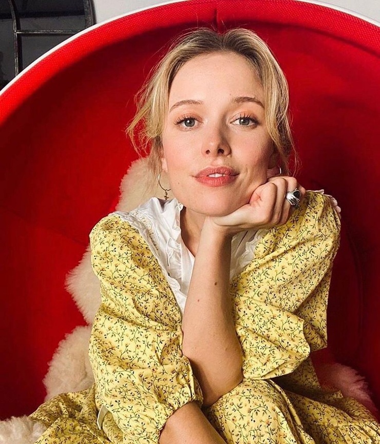Amelia Eve Amelia Eve