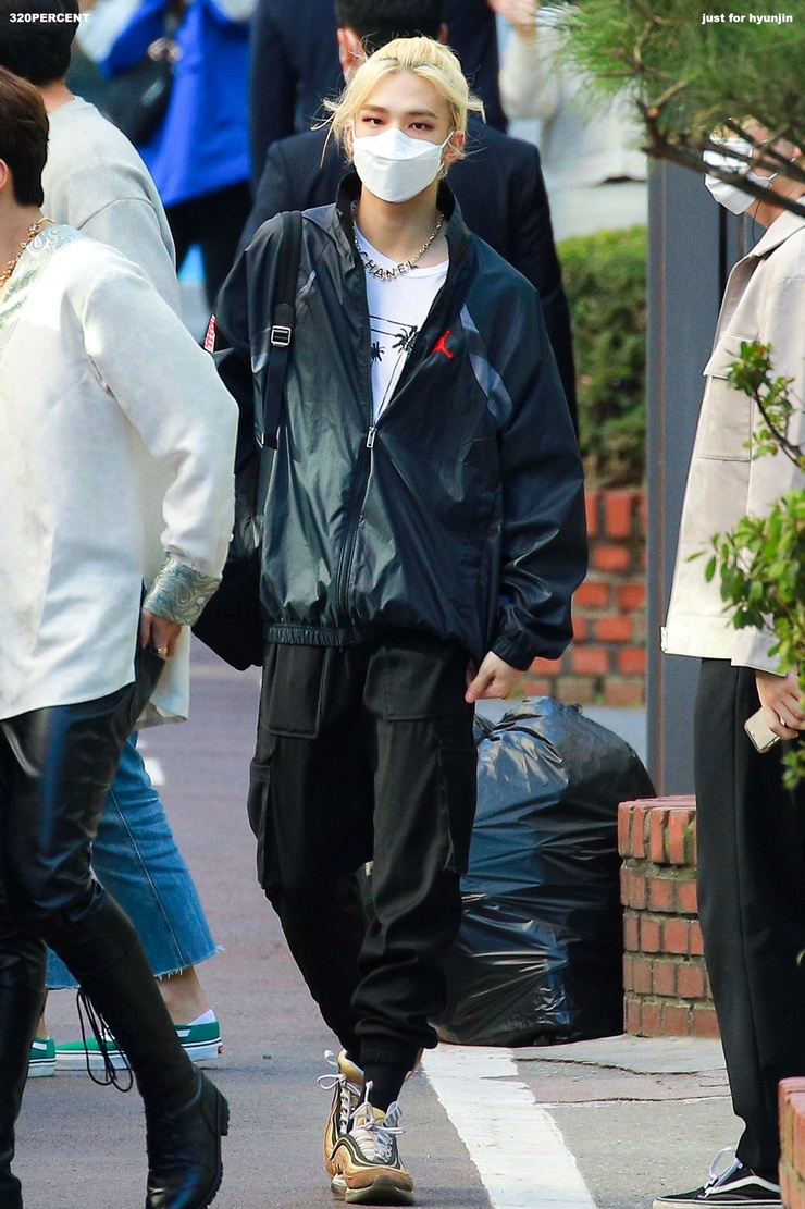 Hyun-Jin Hwang Hyun-Jin Hwang