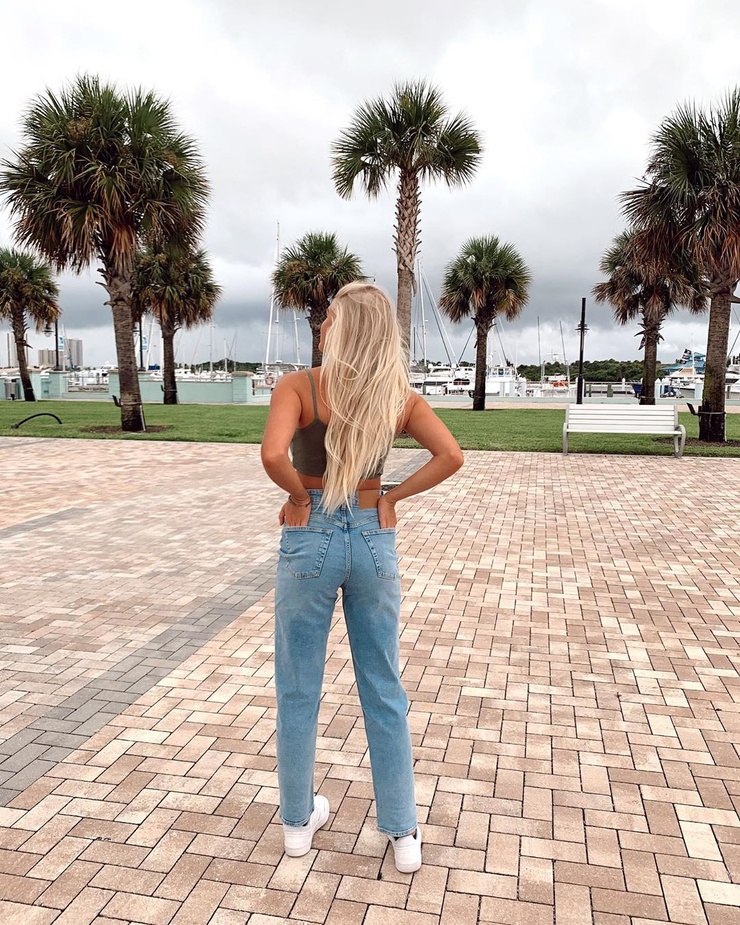 Picture of Nellie Cronen