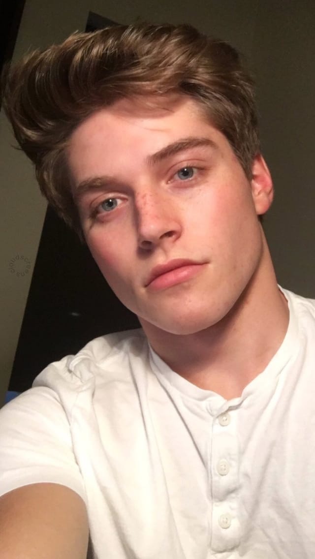 Picture of Froy Gutierrez