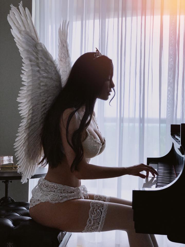 Lola Astanova