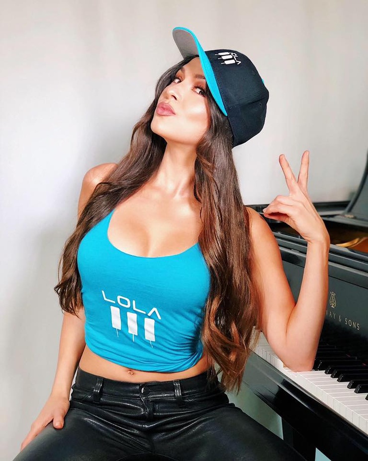 Lola Astanova