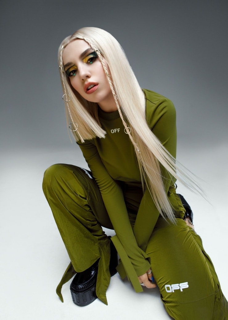 Ava Max image