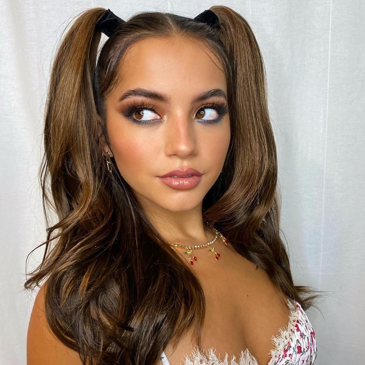 Isabela Moner Isabela Moner
