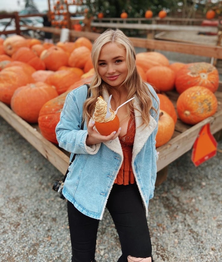 Natalie Alyn Lind