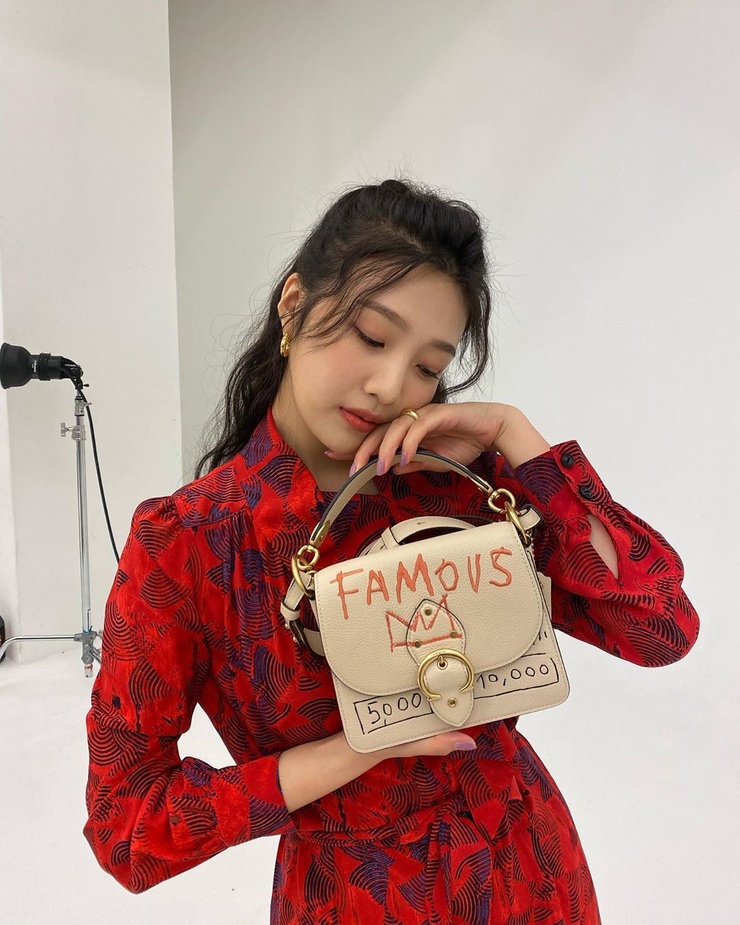 Joy (Park Soo Young)
