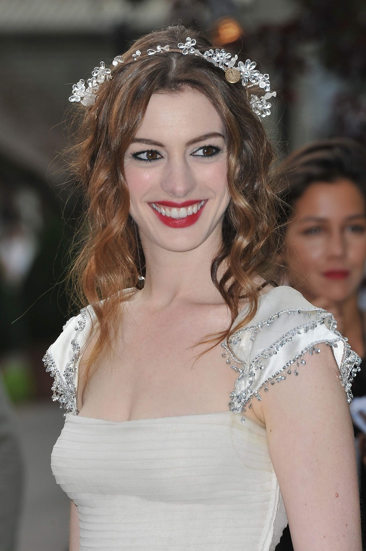 Anne Hathaway
