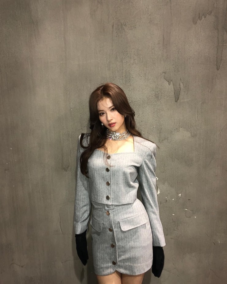 Minatozaki Sana picture