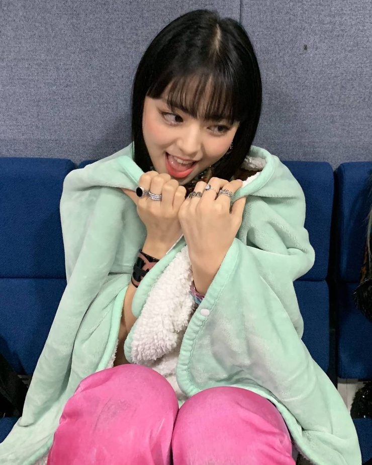 Yuna (ITZY) Yuna (ITZY)