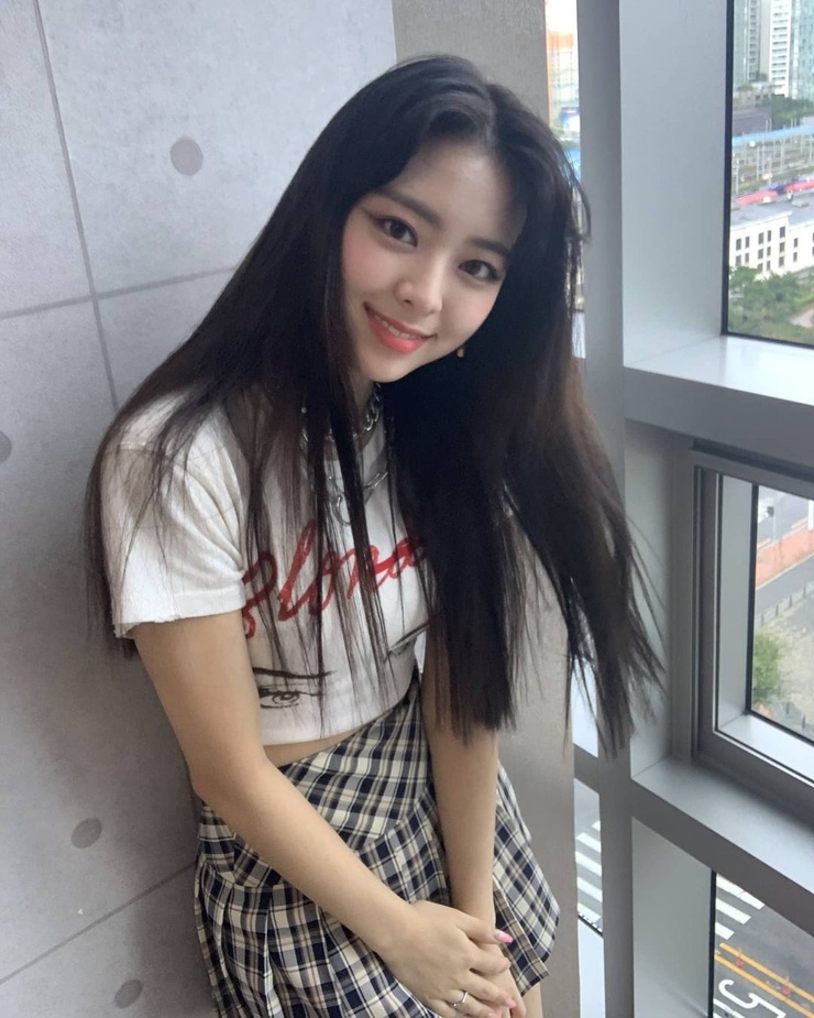 Yuna (ITZY) Yuna (ITZY)