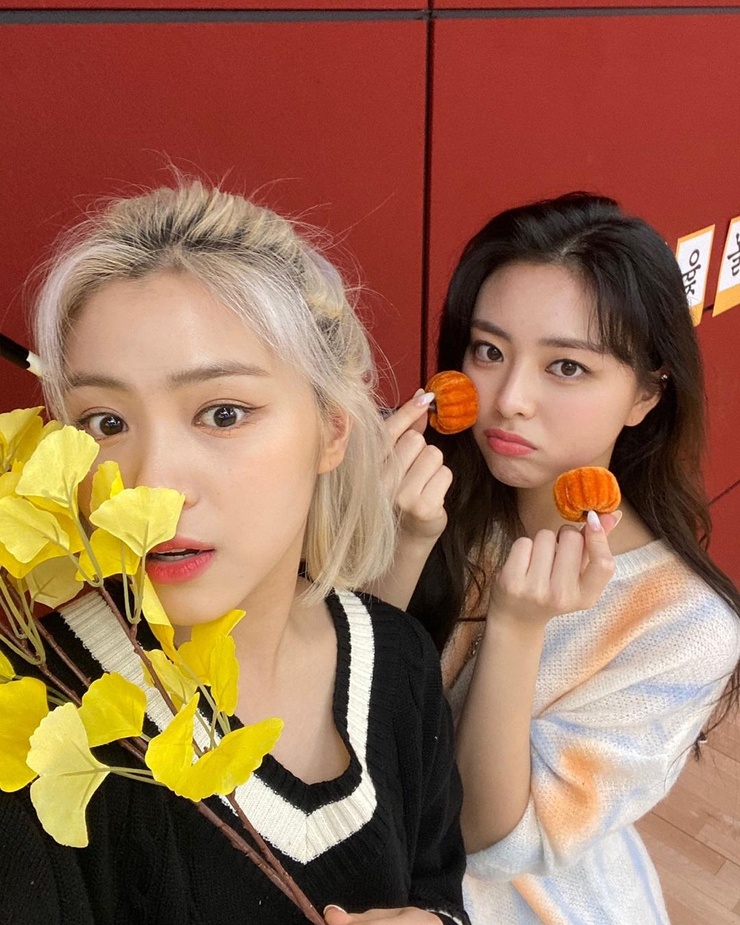 Yuna (ITZY) Yuna (ITZY)
