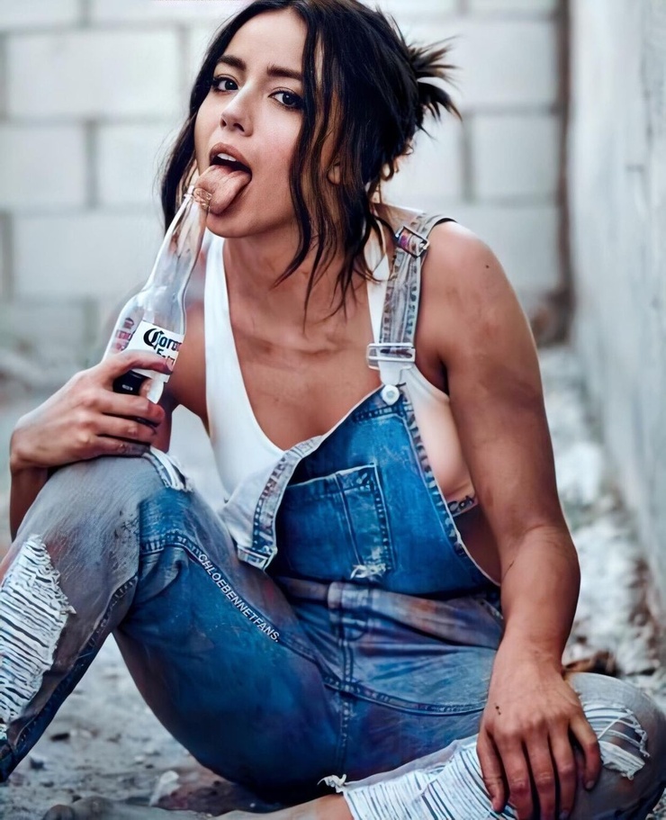 Chloe Bennet Chloe Bennet