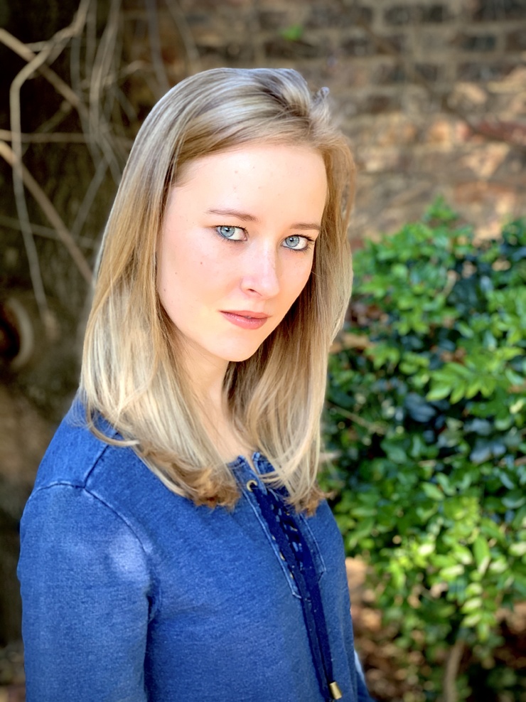 Izel Bezuidenhout Izel Bezuidenhout