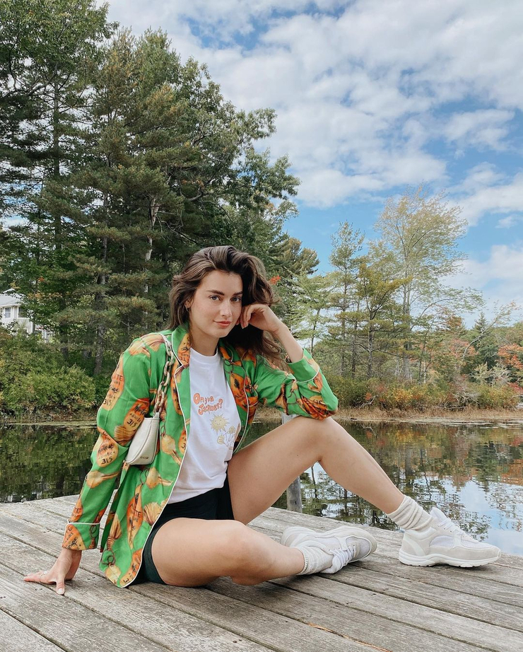 Jessica Clements Jessica Clements