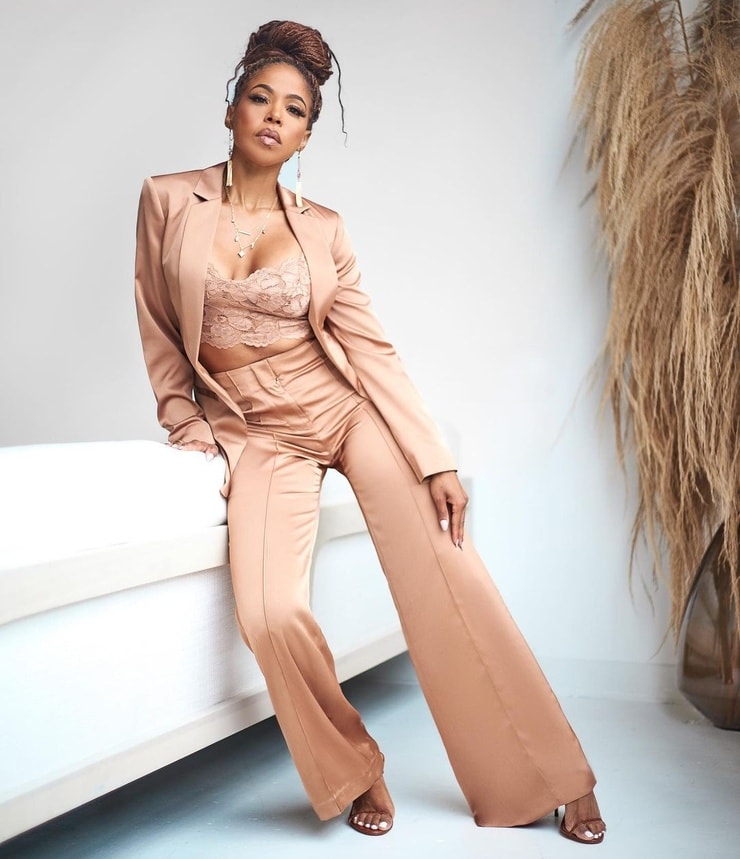 Khaneshia 'KJ' Smith