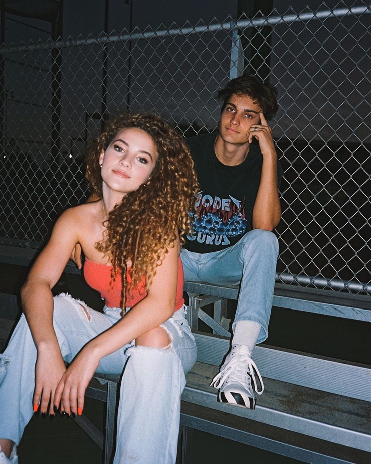 Sofie Dossi Sofie Dossi