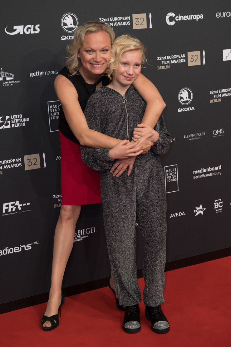 Helena Zengel with her mother Anne