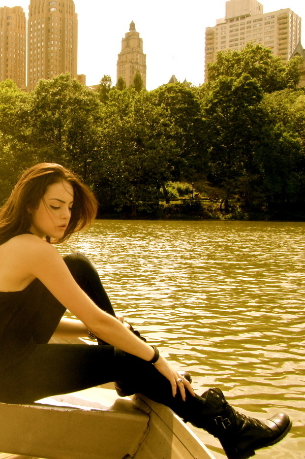 Elizabeth Gillies Elizabeth Gillies