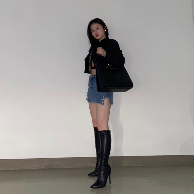 Lee Ha Yi