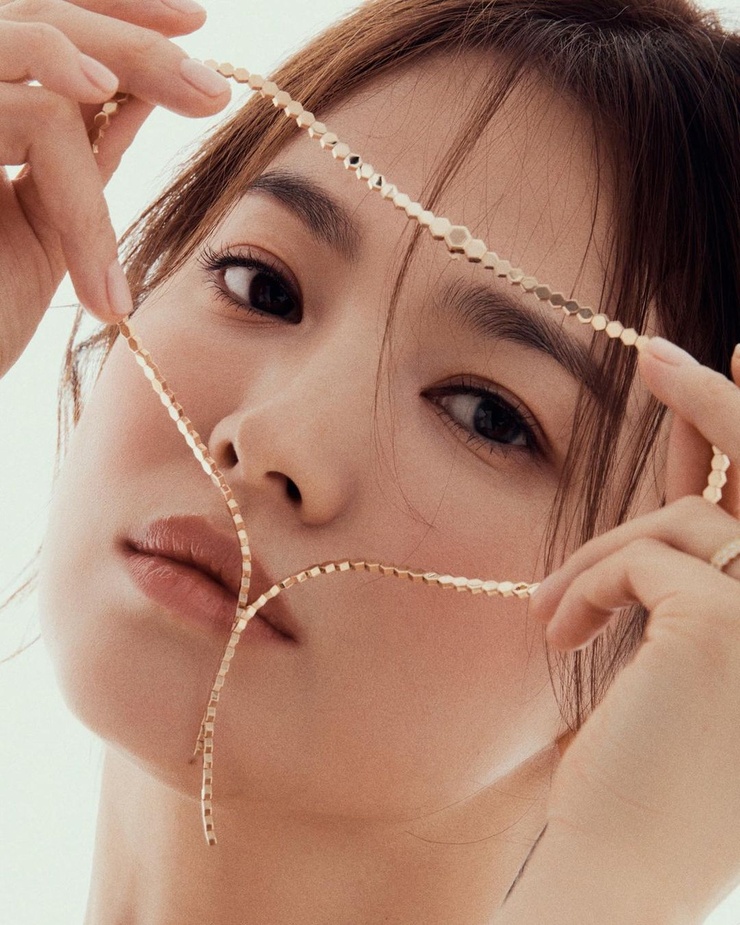 Hye-kyo Song Hye-kyo Song