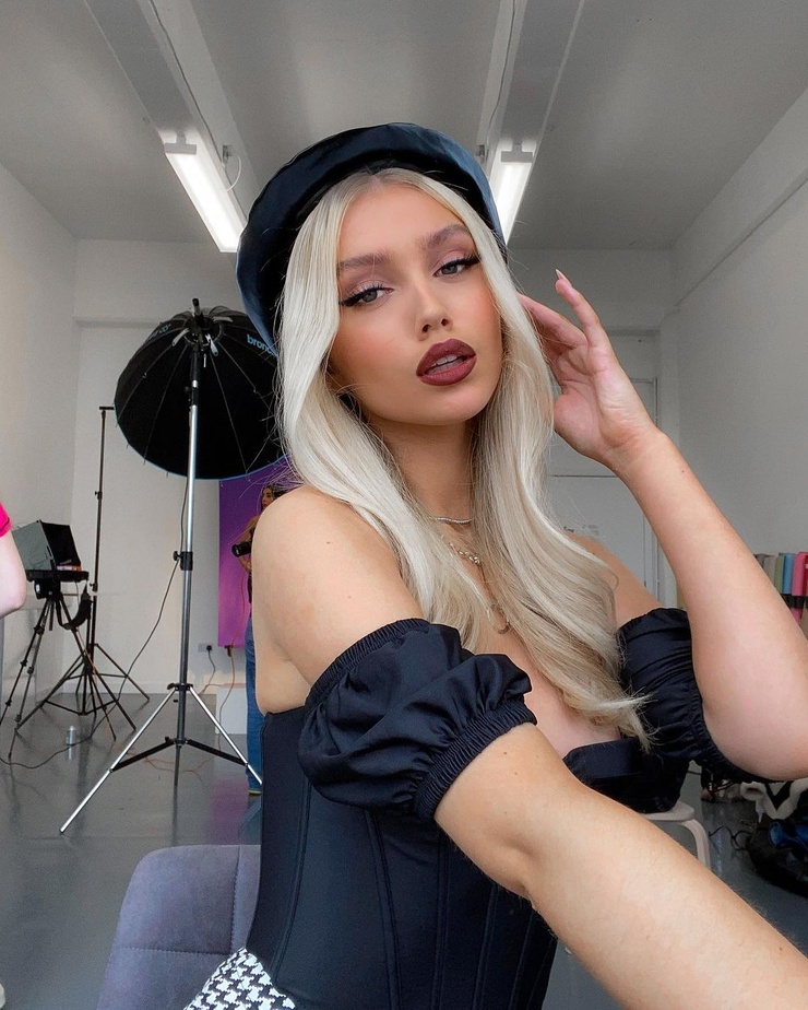 Lizzy Turner