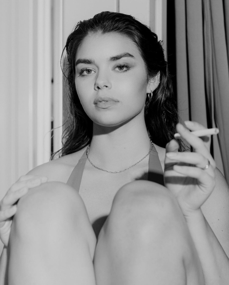 Lauren Searle Lauren Searle