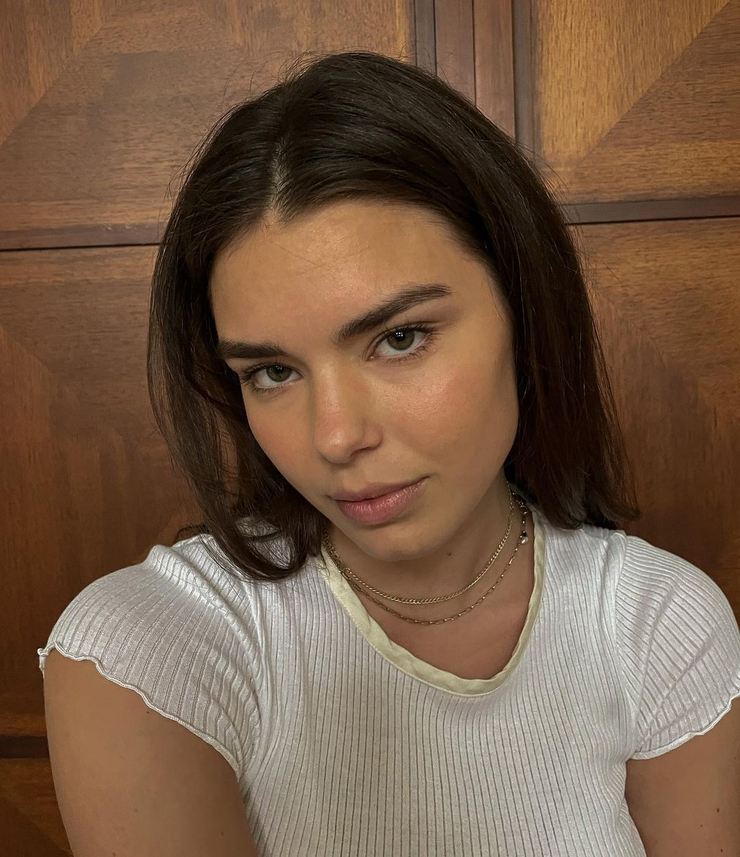 Image of Lauren Searle