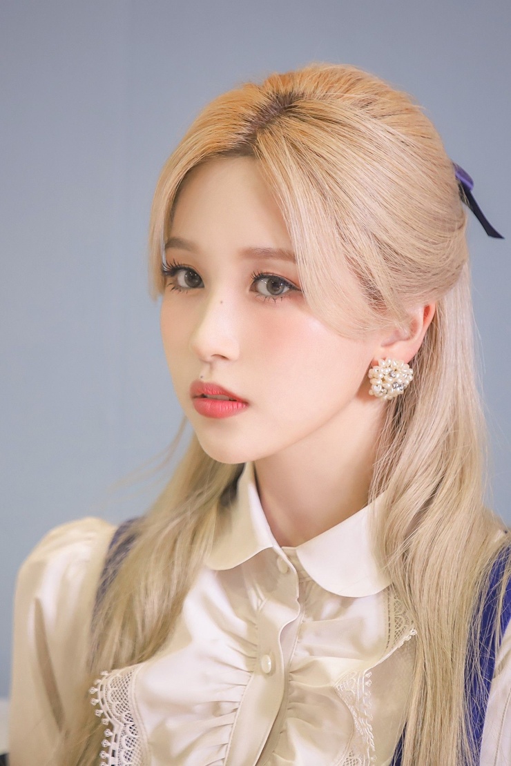 Myoui Mina