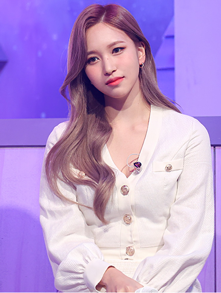 Myoui Mina