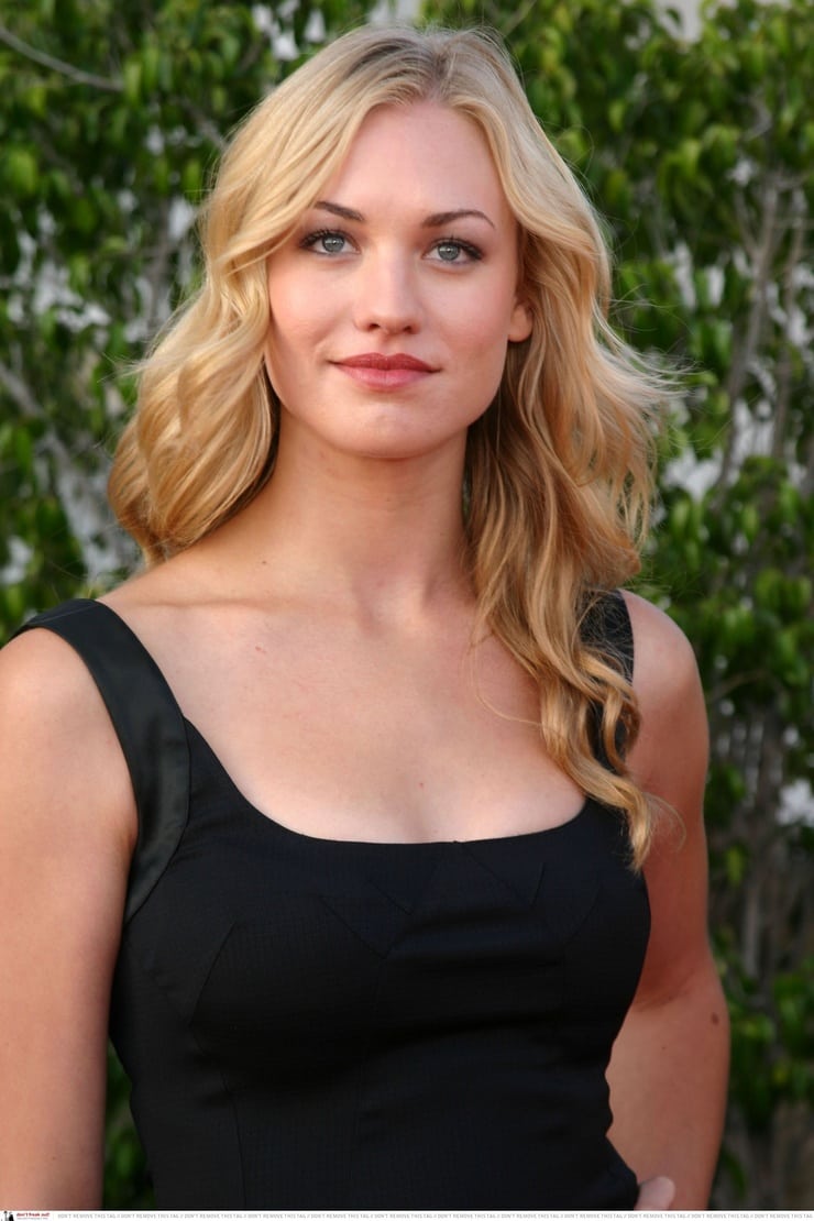 Yvonne Strahovski Yvonne Strahovski