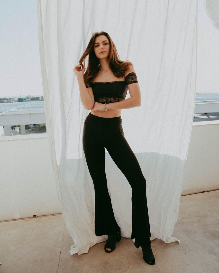 Yana Haenisch Yana Haenisch