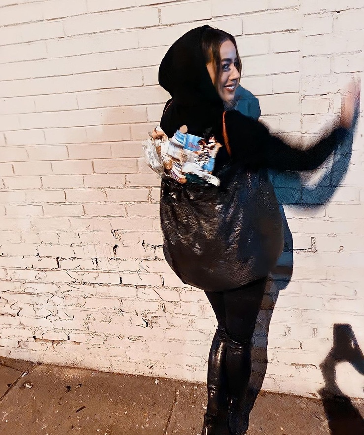 Chloe Bennet