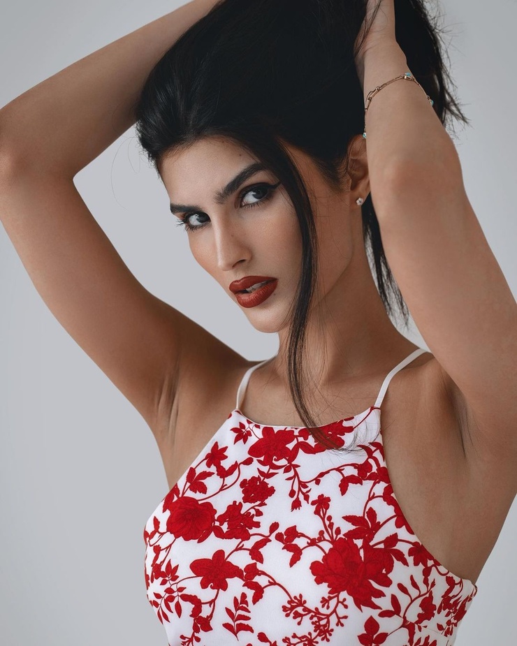Yael Cohen (model)