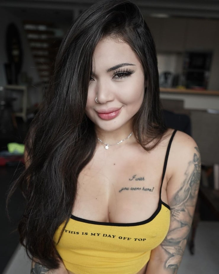 Michellen Cristina Michellen Cristina