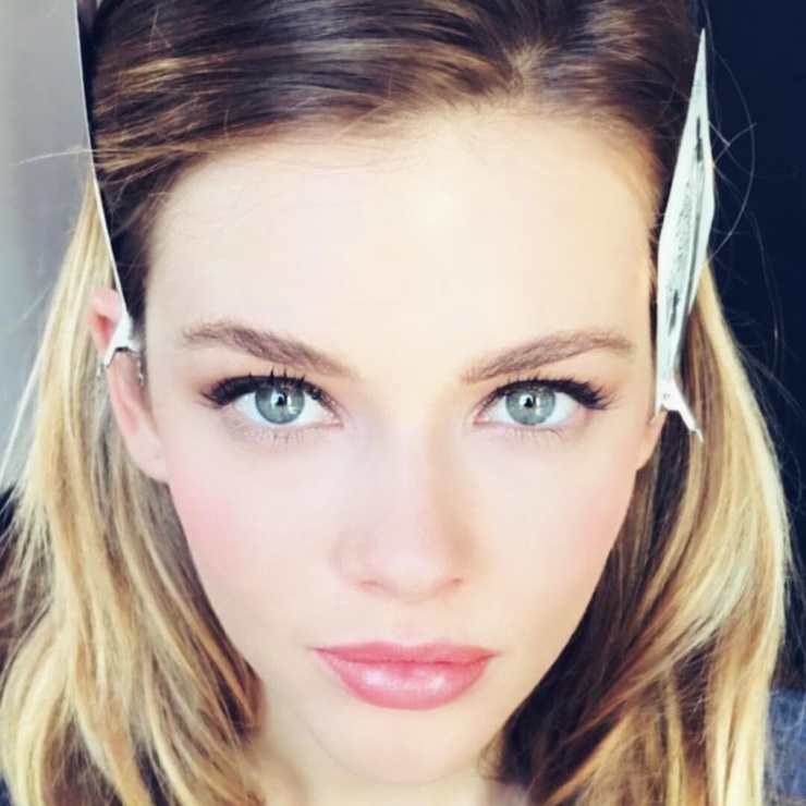 Victoria Lee Victoria Lee