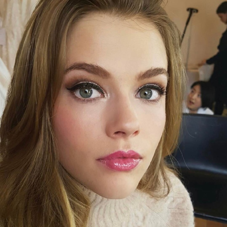 Victoria Lee Victoria Lee