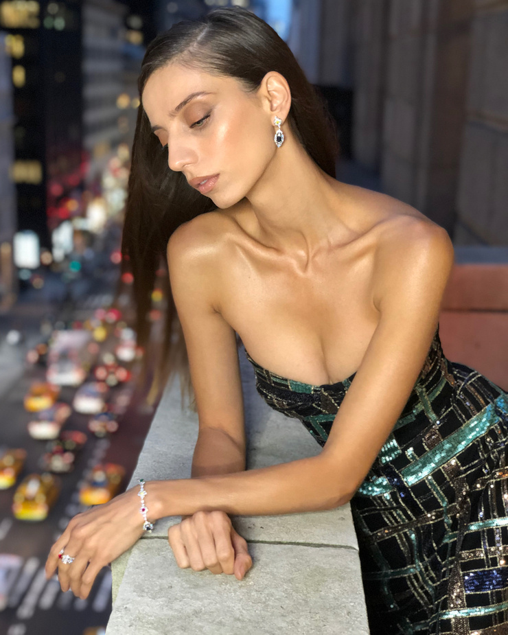 Angela Sarafyan